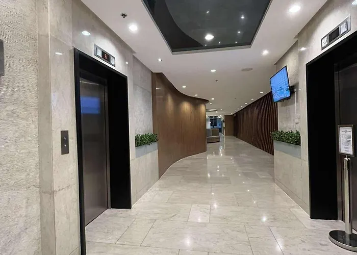 Apartment Modern Sanctuary Near - Moa *