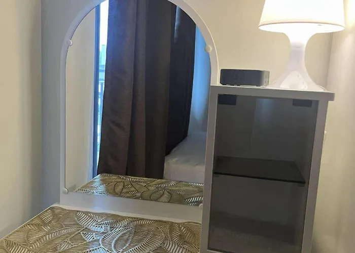 Apartment Modern Sanctuary Near - Moa Manila